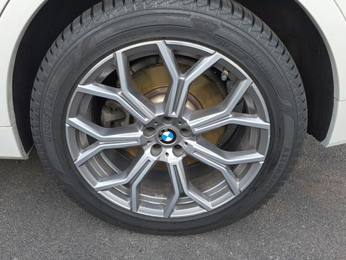 Used 2021 BMW X7 xDrive40i w/ Premium Package image 14