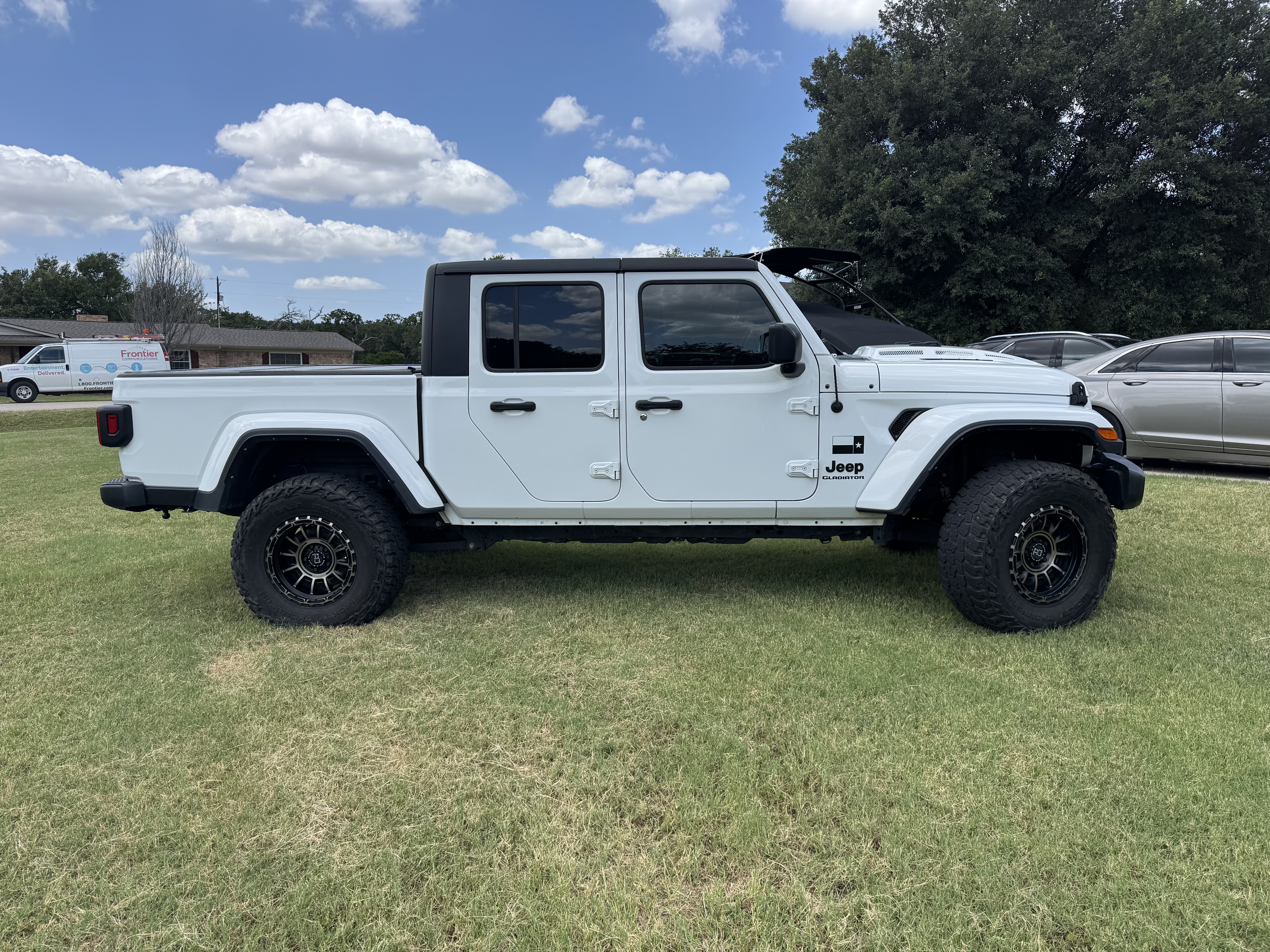 Used 2022 Jeep Gladiator Sport AWD/4WD image 10
