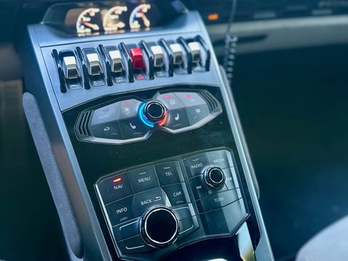 Used 2015 Lamborghini Huracan LP 610-4 image 12