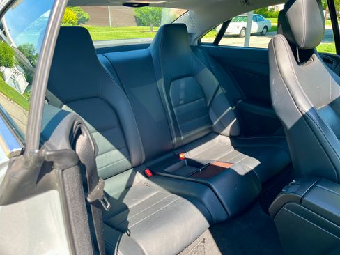 Used 2010 Mercedes-Benz E 550 Coupe image 9