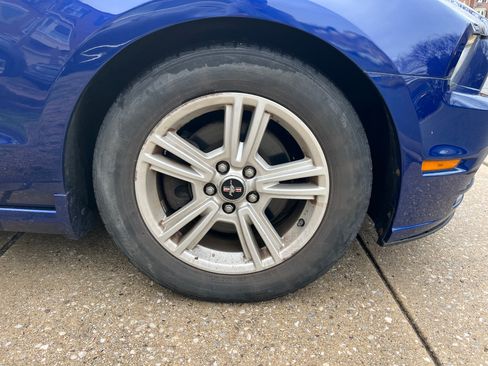 Used 2014 Ford Mustang V6 Coupe 2D image 10