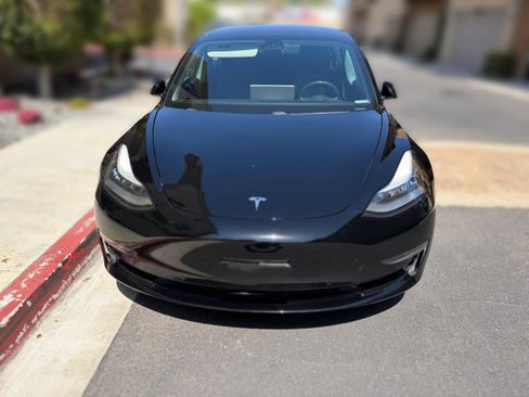 Used 2018 Tesla Model 3 Mid Range image 2