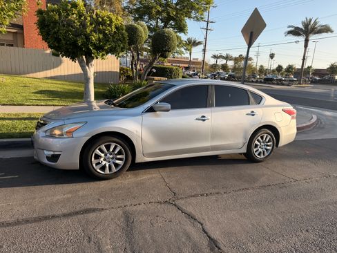 Used 2014 Nissan Altima 2.5 S FWD image 1
