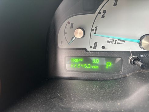 Used 2002 Ford Thunderbird RWD image 10