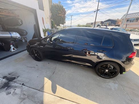 Used 2017 Volkswagen e-Golf SEL Premium w/ Driver Assistance Package image 8