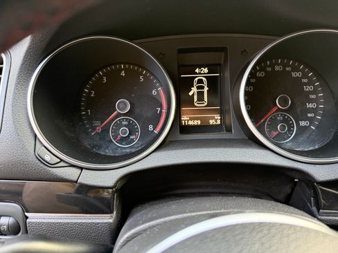 Used 2011 Volkswagen GTI 4-Door image 8