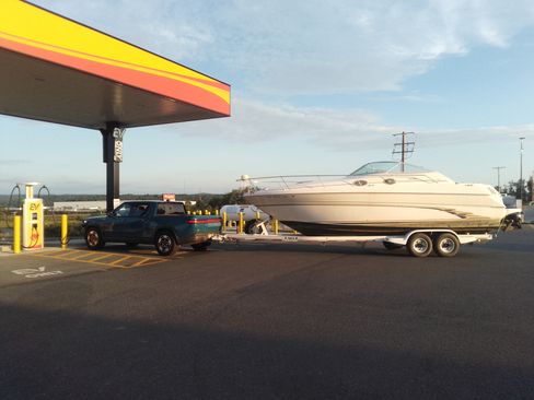 Used 2022 Rivian R1T Adventure image 8