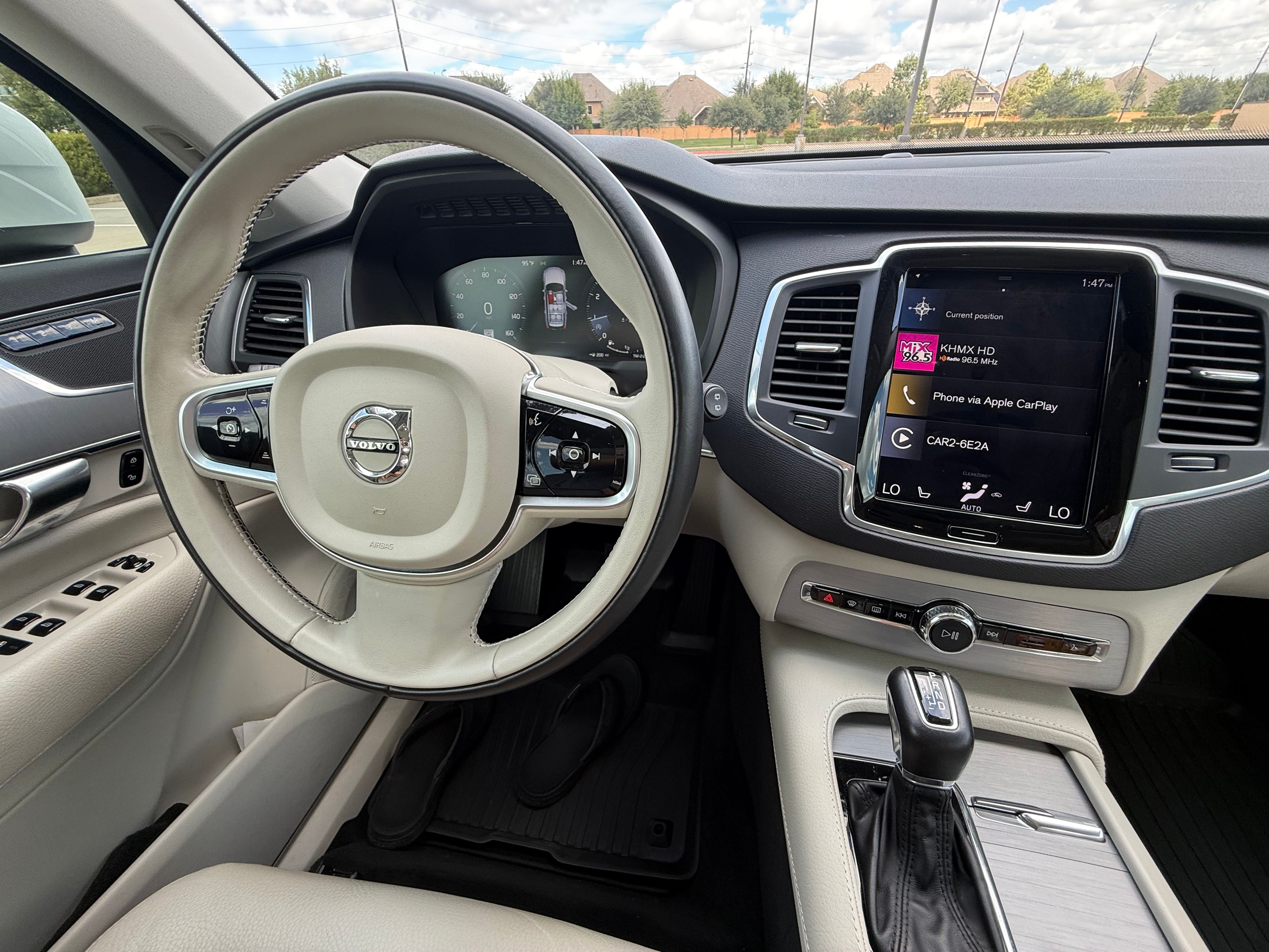 Used 2021 Volvo XC90 T5 Momentum w/ Protection Package Premier FWD image 16