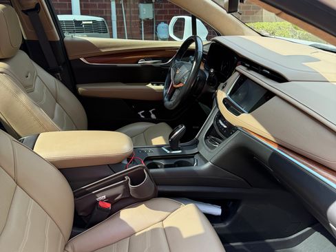 Used 2019 Cadillac XT5 Platinum image 6