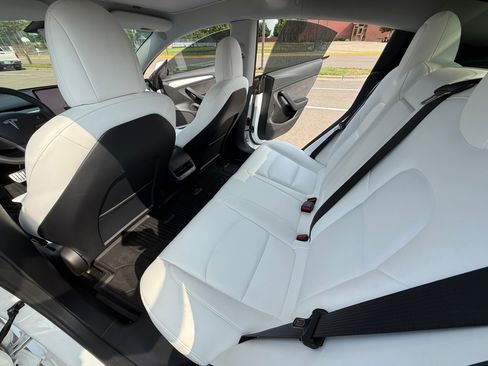 Used 2022 Tesla Model 3 Performance AWD/4WD image 21