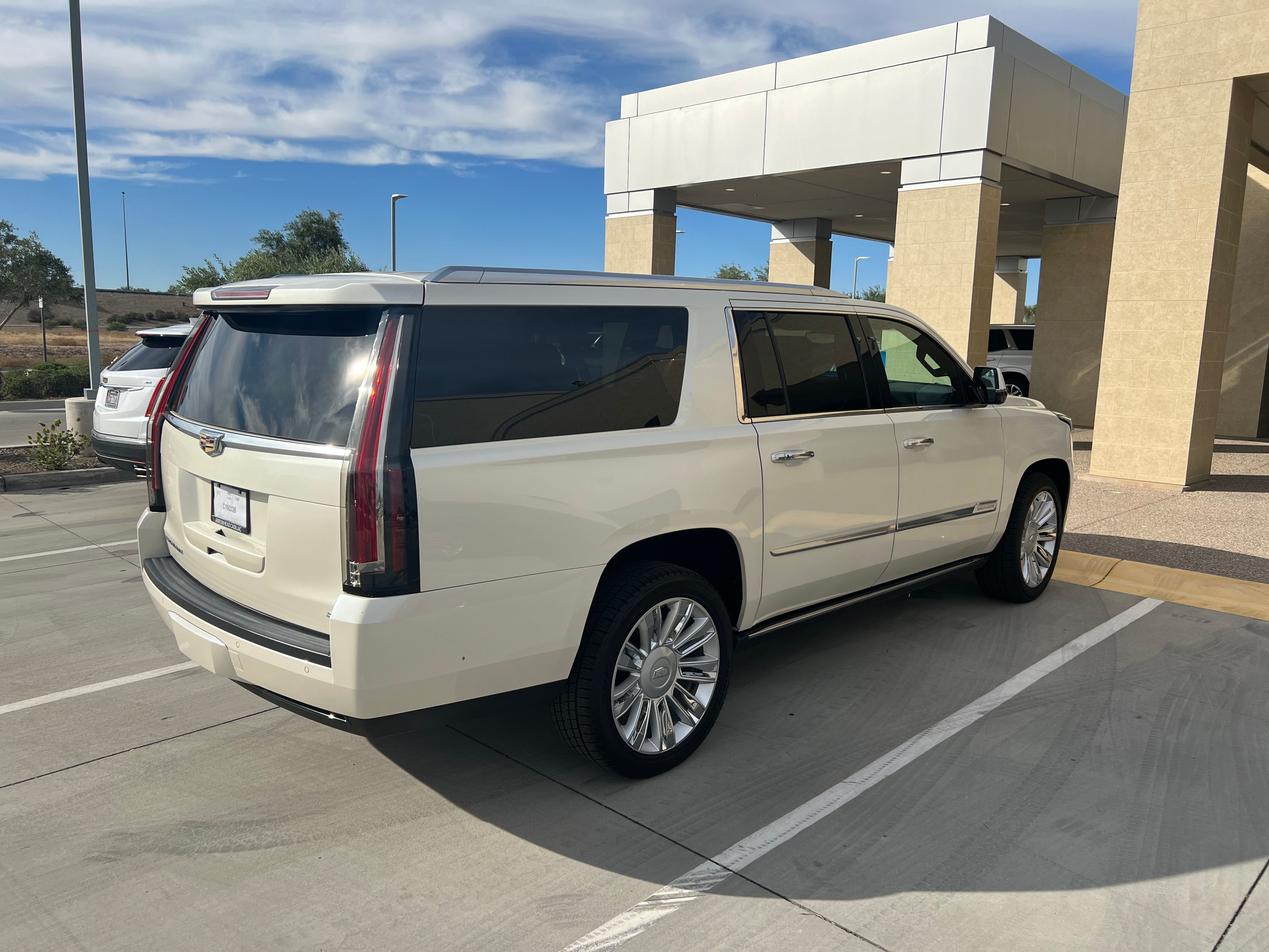 Used 2015 Cadillac Escalade ESV Platinum RWD image 5