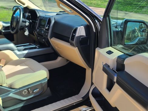 Used 2017 Ford F150 XLT w/ Equipment Group 302A Luxury image 16