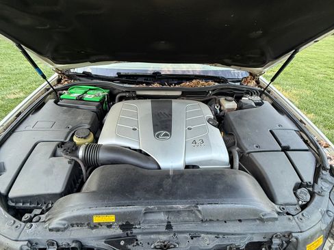 Used 2004 Lexus LS 430 RWD image 14
