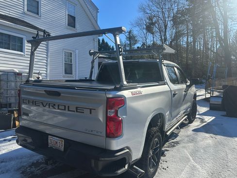 Used 2021 Chevrolet Silverado 1500 Custom Trail Boss image 2