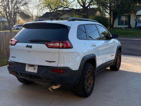 Used 2018 Jeep Cherokee Trailhawk w/ Quick Order Package 27L image 4