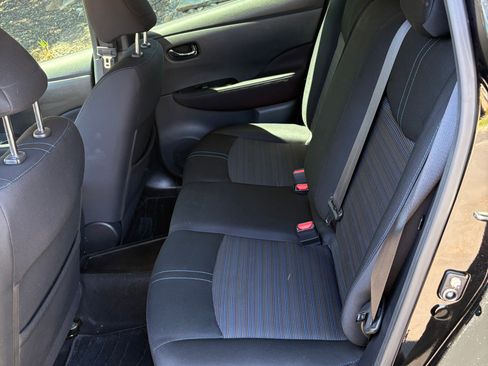 Used 2019 Nissan Leaf SV w/ Protection Package FWD image 6