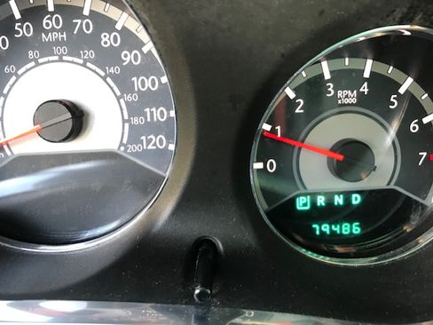Used 2013 Chrysler 200 Touring FWD image 6