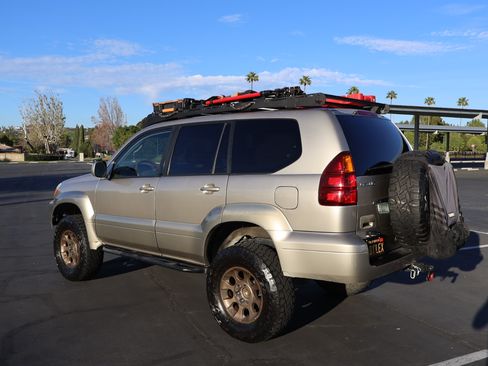 Used 2004 Lexus GX 470 image 2