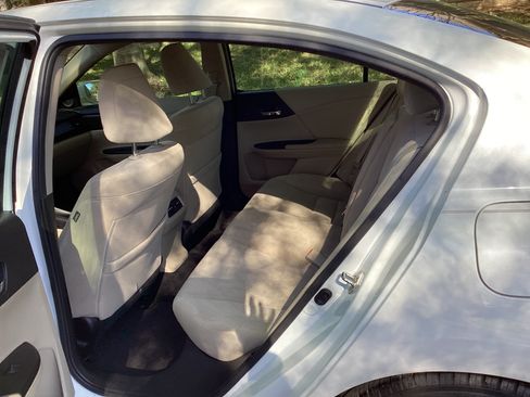 Used 2015 Honda Accord EX image 6