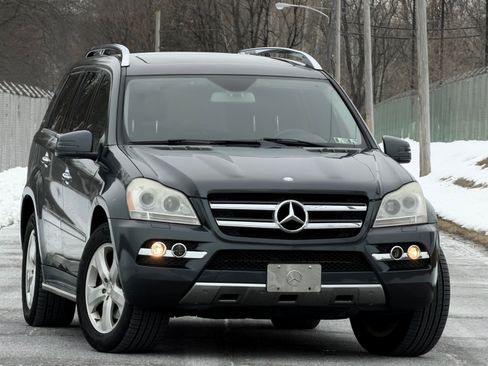Used 2011 Mercedes-Benz GL 450 4MATIC w/ Premium 1 Pkg image 2
