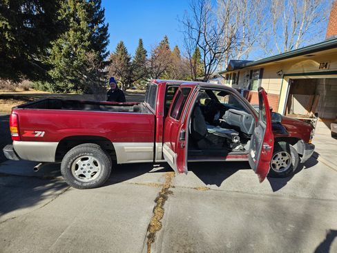 Used 2000 Chevrolet Silverado 1500 LS image 4