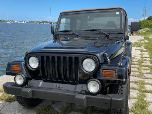 Used 1999 Jeep Wrangler Sahara AWD/4WD image 10