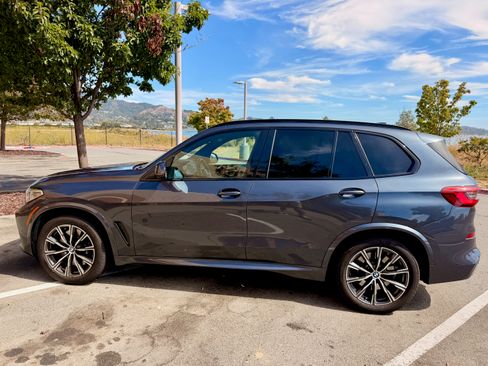 Used 2019 BMW X5 xDrive50i w/ M Sport Package AWD/4WD image 8