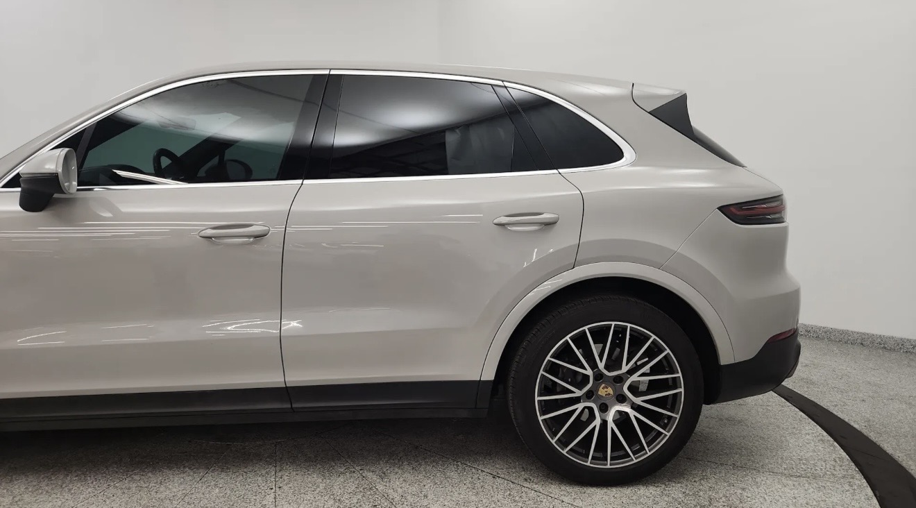 Used 2022 Porsche Cayenne Platinum Edition AWD/4WD image 8