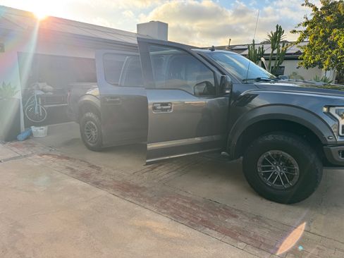 Used 2019 Ford F150 Raptor w/ Equipment Group 802A Luxury AWD/4WD image 6
