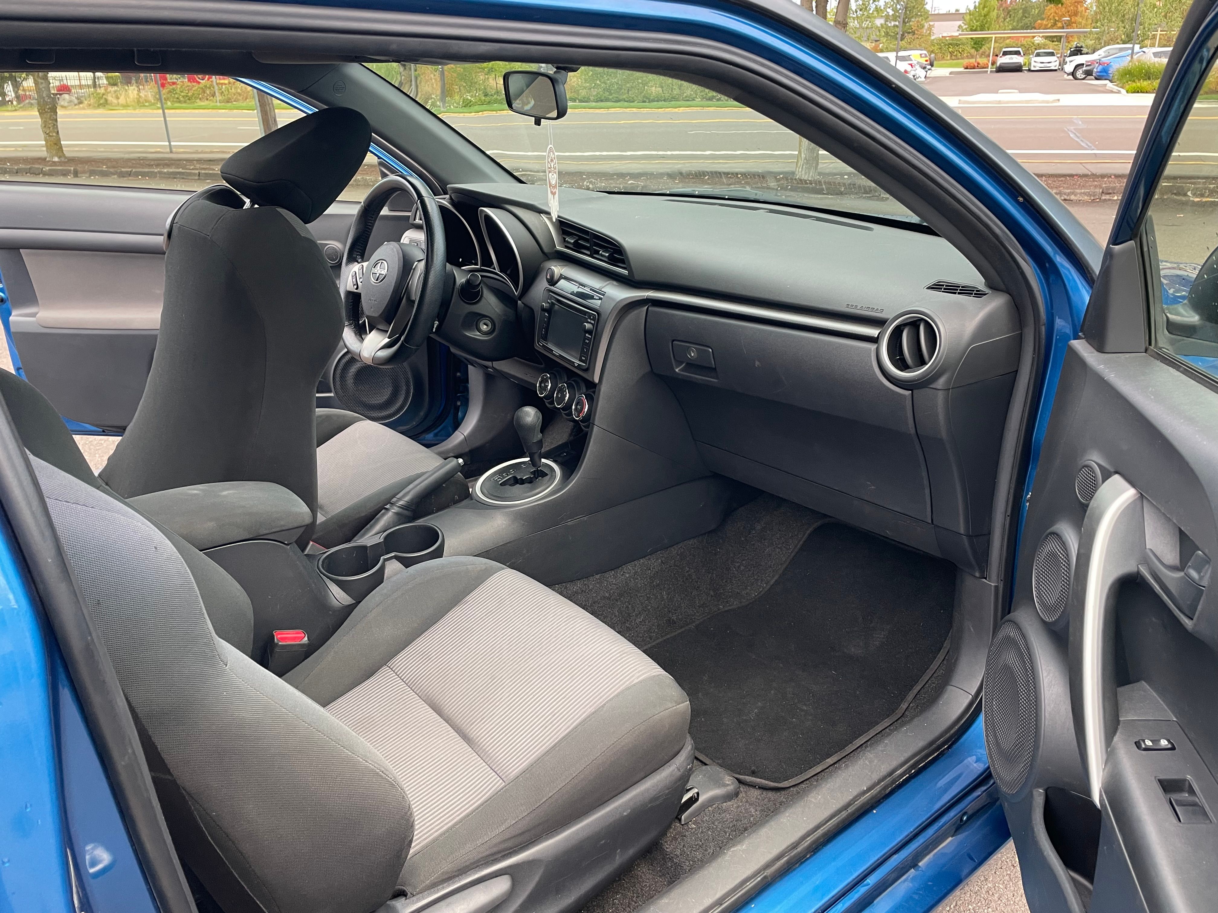 Used 2014 Scion tC FWD image 10