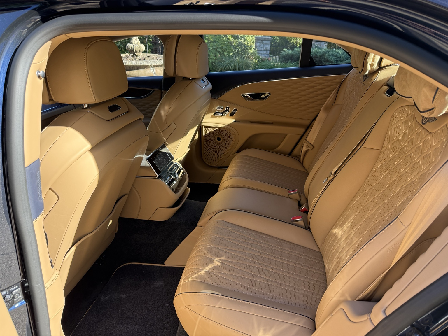 Used 2022 Bentley Flying Spur V8 AWD/4WD image 30