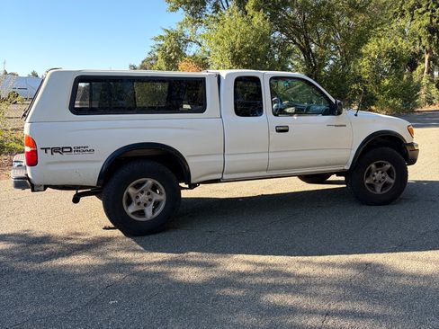 Used 2000 Toyota Tacoma PreRunner RWD image 6