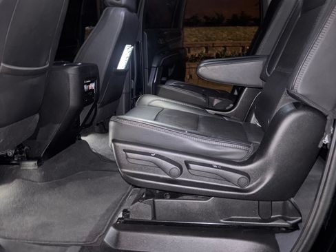 Used 2021 GMC Yukon XL Denali image 15