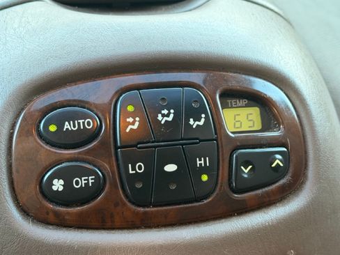Used 2003 Toyota Sequoia SR5 RWD image 20
