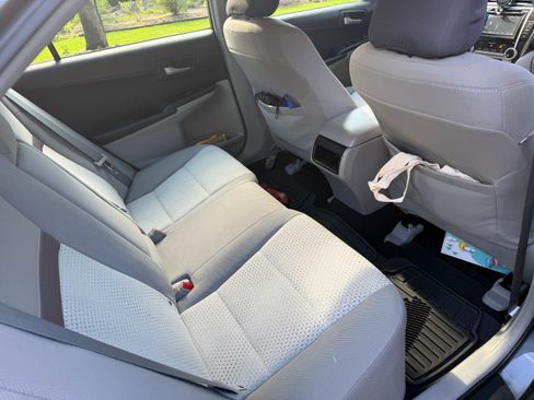 Used 2012 Toyota Camry LE FWD image 10