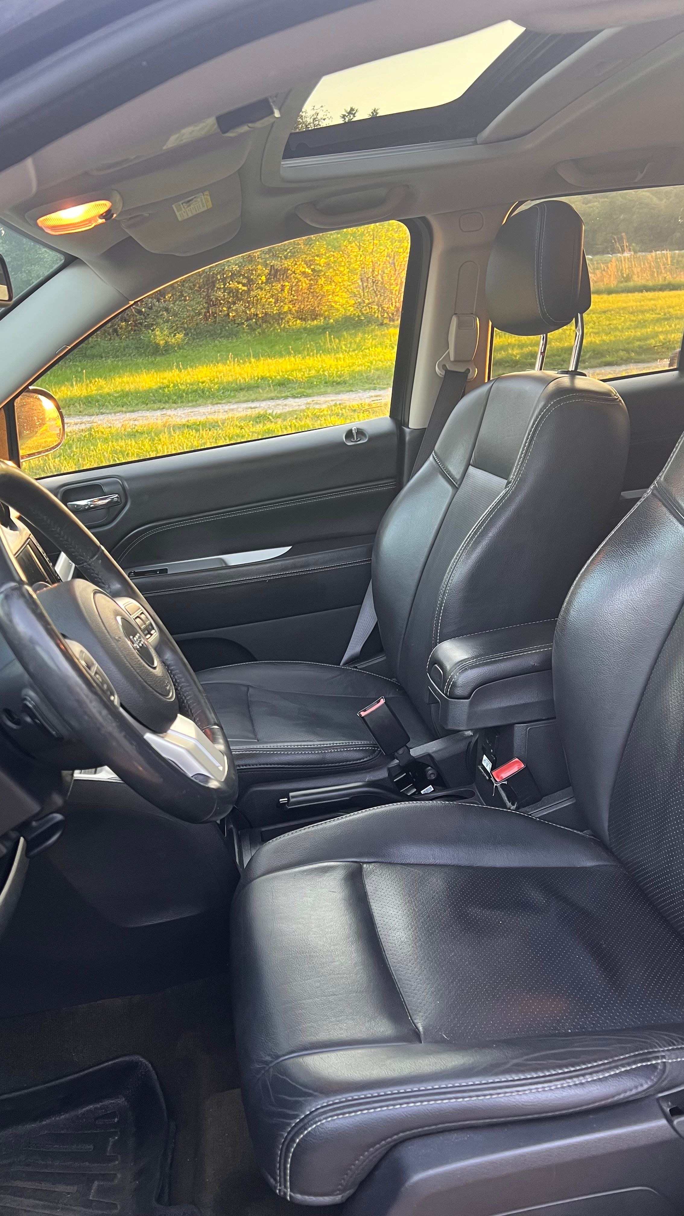Used 2016 Jeep Compass High Altitude AWD/4WD image 11