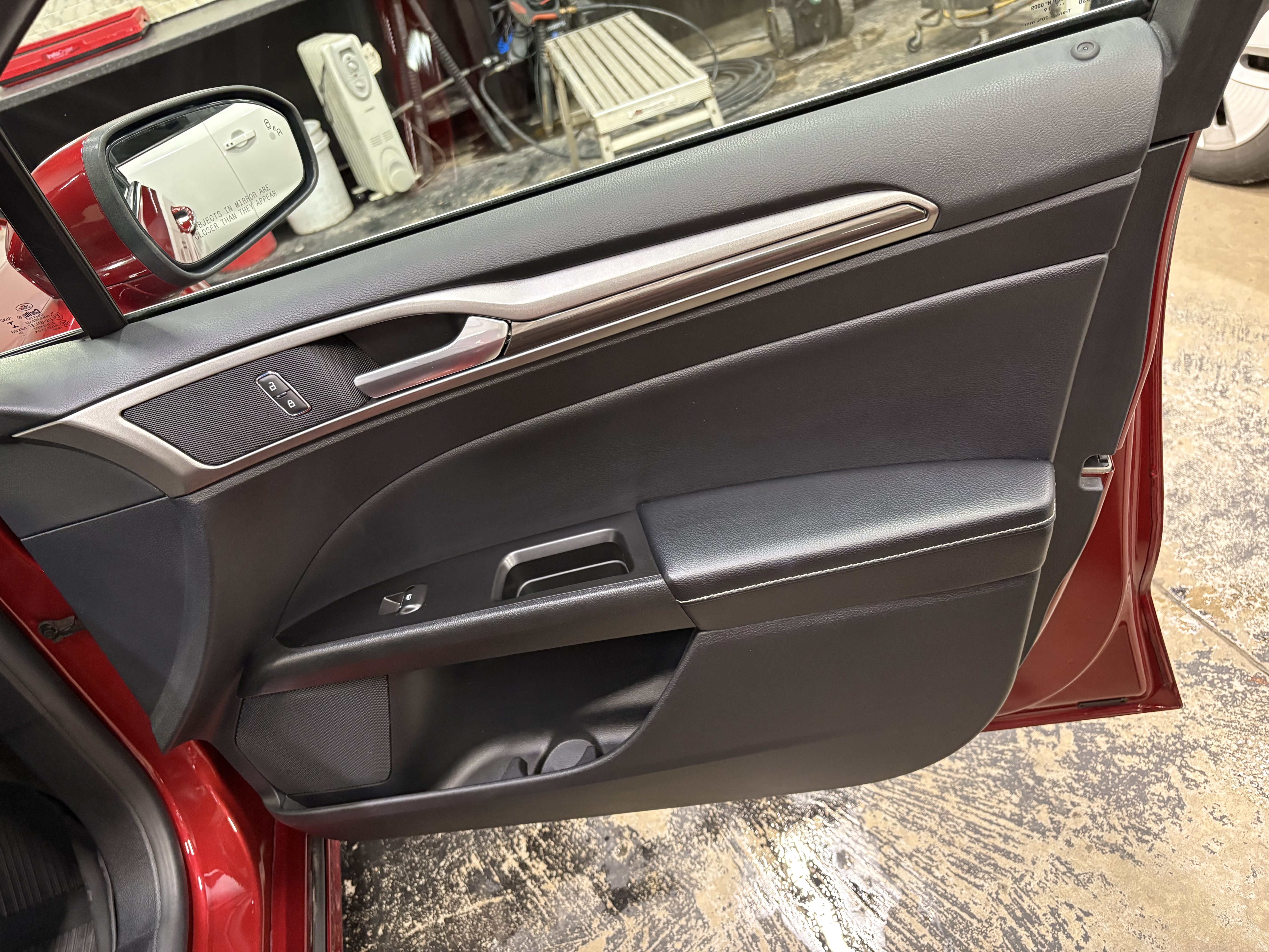 Used 2019 Ford Fusion SEL FWD image 15