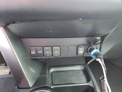 Used 2018 Toyota RAV4 SE w/ Power Extra Value Package image 14