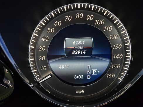 Used 2015 Mercedes-Benz GLK 250 BlueTEC 4MATIC image 16