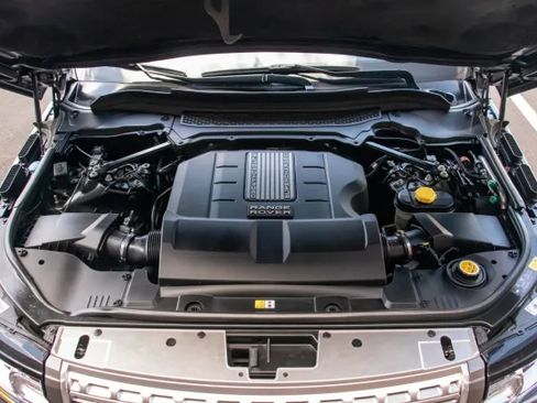 Used 2014 Land Rover Range Rover Supercharged image 2