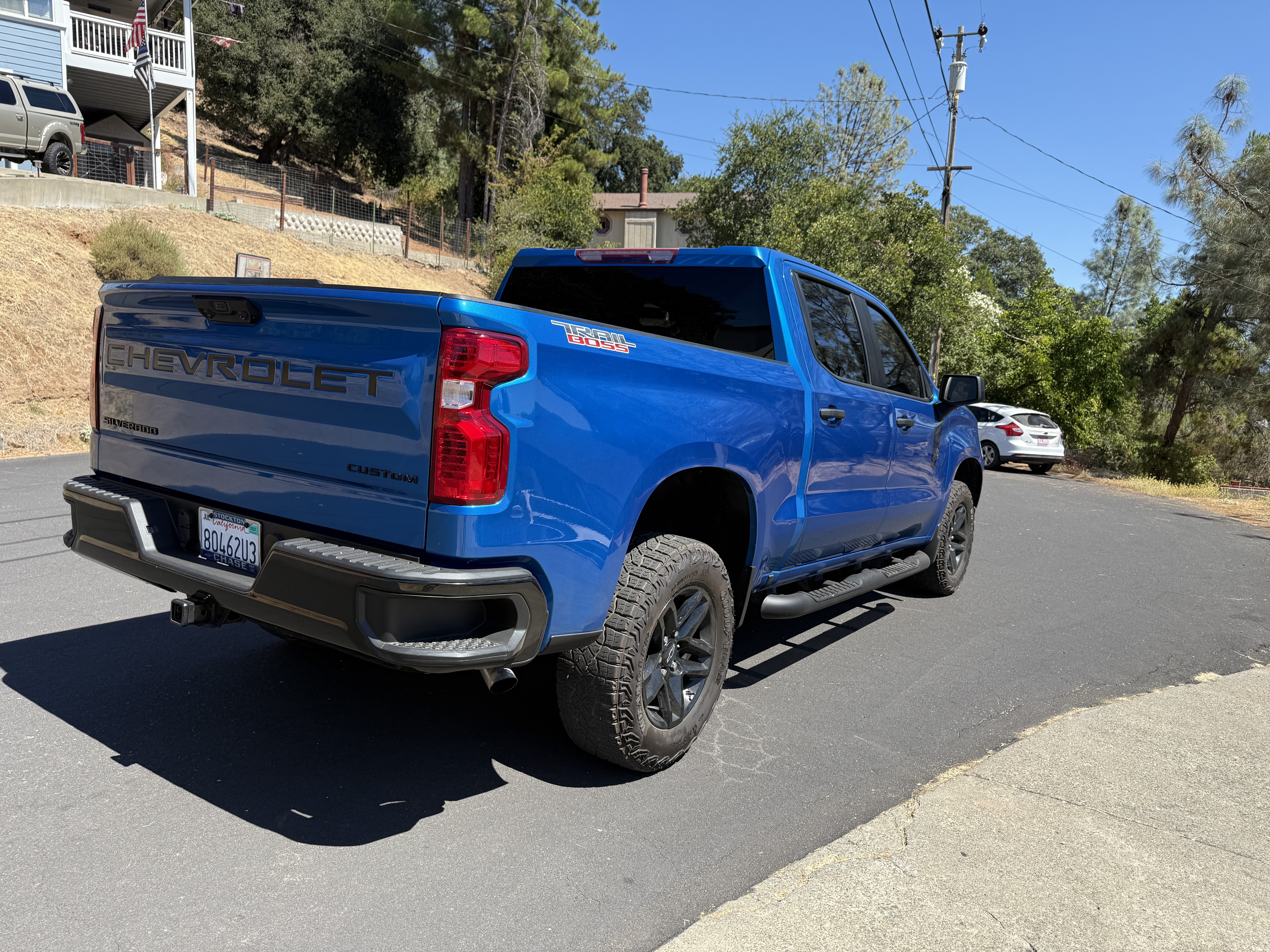 Used 2023 Chevrolet Silverado 1500 Custom Trail Boss w/ LPO, Dark Essentials Package AWD/4WD image 2