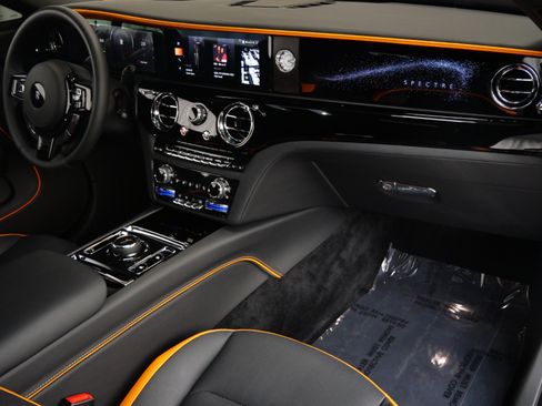 Used 2025 Rolls-Royce Spectre w/ Spectre Launch Package image 16