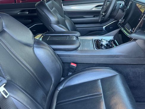 Used 2022 Jeep Wagoneer Series I image 5