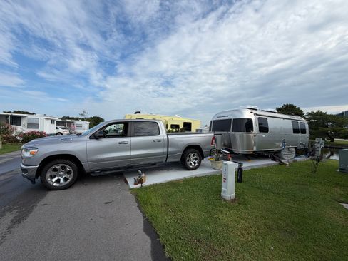 Used 2020 RAM 1500 Big Horn AWD/4WD image 4