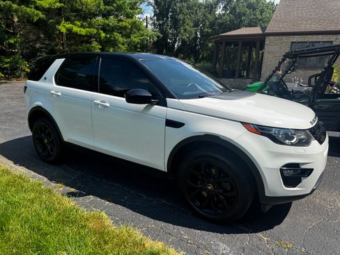 Used 2016 Land Rover Discovery Sport HSE AWD/4WD image 15