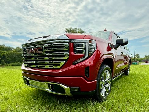 Used 2024 GMC Sierra 1500 Denali AWD/4WD image 4