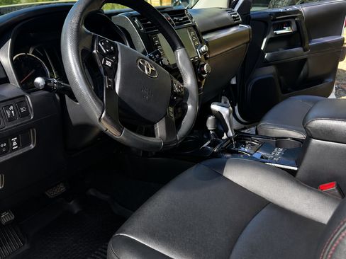 Used 2021 Toyota 4Runner Venture w/ Moonroof Package AWD/4WD image 8