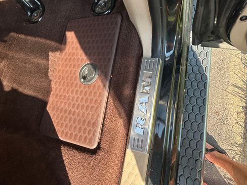 Used 2018 RAM 1500 Laramie Longhorn w/ Longhorn Southfork Package image 20