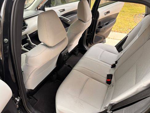 Used 2023 Toyota Corolla Cross L image 17