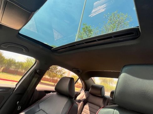 Used 2014 Volkswagen Jetta GLI image 12